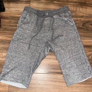 Grey Bermuda/Basketball shorts size Unisex Small